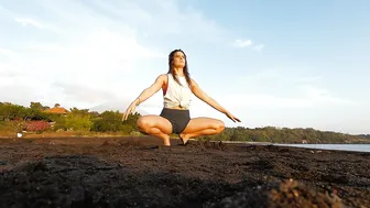 Malasana Squat with the Sunrise at the Beach in Bali - If You Wanna Fly #10