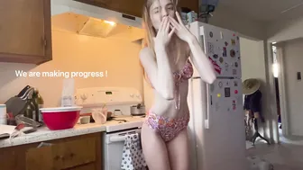 em makes crepes/pancakes in a bikini #5