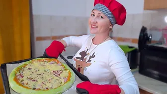 And you if such a pizza? Green pizza. How to cook pizza. Mila naturist. Kitchen.