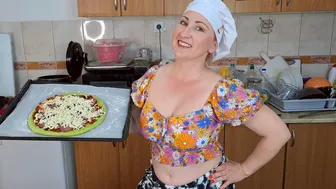 Pizza with mushrooms and sausage. Super Green pizza. Pizza recipe. Mila's Naturist Cooking.