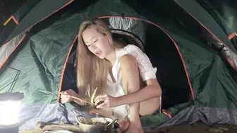 SOLO CAMPING OVERNIGHT IN RAINFOREST - BATHING - SURVIVAL SNAIL CATCHING & COOKING #9