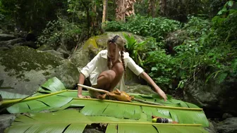 BUSHCRAFT GIRL BUILD SHELTER IN RAINFOREST - SOLO CAMPING, COOKING IN THE WILDERNESS #8