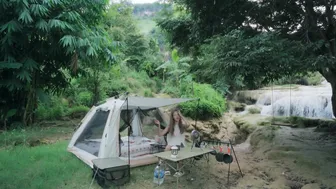 SOLO CAMPING GIRL - COOKING - BATHING IN A SUPER HUGE NATURAL WATERFALL | FULL ASMR 4K VIDEO #4