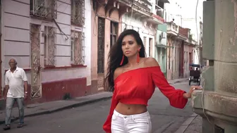 Amber Quinn | A Travel To Cuba | Sony a6300 | Zhiyun Crane 2 #3