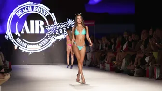 Leidy Amelia in Slow Motion Pt 1 of 2 / Miami Swim Week 2022 #5