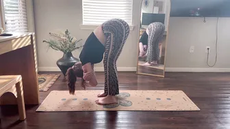 Yoga | Hip opening stretch #9