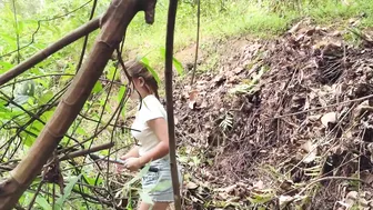 FULL VIDEO: Under heavy rain, the girl made a shelter alone - Enjoying a relaxing life in the forest #2