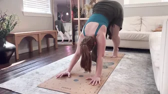 Yoga | Relaxing morning stretch #4