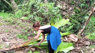 3-day challenge of camping alone in the forest- Set up a tent for the night and look for food #9