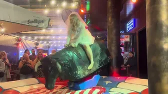 #foryou #viralvideo #bullriders #crazygirl #subscribe #visitbenidorm #newvideo #funny #benidorm #b