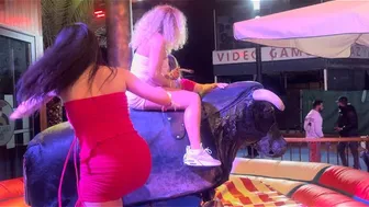 #foryou #viralvideo #bullriders #crazygirl #visitbenidorm #subscribe #newvideo #funny #funny