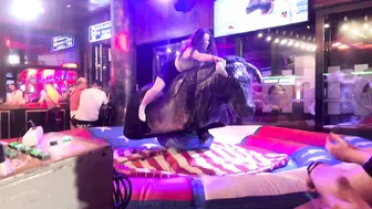 #viralvideo #viralvideo #bullriders #subscribe #newvideo #visitbenidorm #crazygirl #funny #subscrib #4