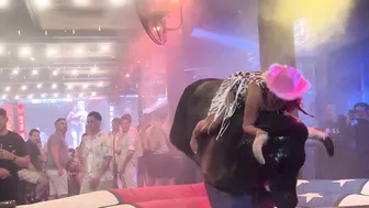 #foryou #viralvideo #bullriders #crazygirl #subscribe #visitbenidorm #newvideo #funny #benidorm #f #8