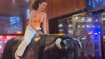 #foryou #viralvideo #bullriders ????#subscribe #newvideo #visitbenidorm #benidorm #crazygirl (/);: