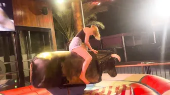 #foryou #viralvideo #bullriders #subscribe #subscribe #newvideo #visitbenidorm #crazygirl #benidorm #2