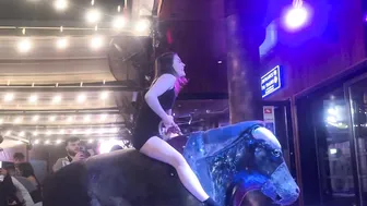 #foryou #viralvideo #subscribe #bullriders #crazygirl #newvideo #funny #benidorm #follow #crazygirl #10