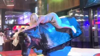 #foryou #viralvideo #bullriders #bullriders #subscribe #newvideo #visitbenidorm #crazygirl #funny #7