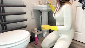 ASMr Cleaning The Bathroom - Scrubbing, Spraying and Wiping Relaxing Housewife Chores #6