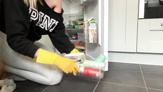 ASMR Cleaning No Talking - Housewife Cleaning - Clean out the fridge - Spraying and Wiping #6