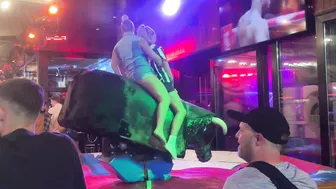 #foryou #bullriding #viralvideo #carnival #benidorm #benidorm #rodeo #crazygirl #crazygirl #horse #5