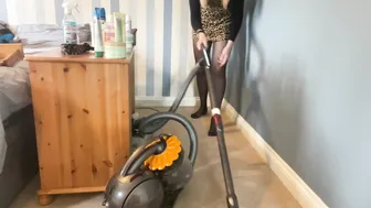 ASMR No Talking Baseboard Sweeping and Wiping - Vacuuming and Spring Cleaning the Bedroom #4