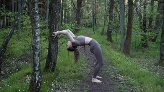 stretching exercises with the help of trees #9