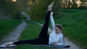 [4k] Today's outdoor yoga workout ????