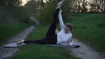 [4k] Today's outdoor yoga workout ♥️♥️ #2