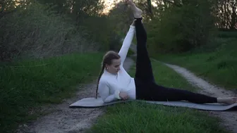 [4k] Today's outdoor yoga workout ♥️♥️ #4