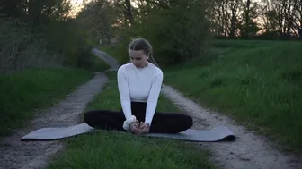 [4k] Today's outdoor yoga workout ♥️♥️ #6