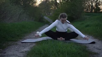 [4k] Today's outdoor yoga workout ♥️♥️ #7