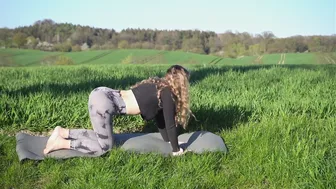 CALMING YOGA IN THE NATURE ☀️ #4