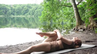 STRETCHING MY BODY ♡ BY THE LAKE #10