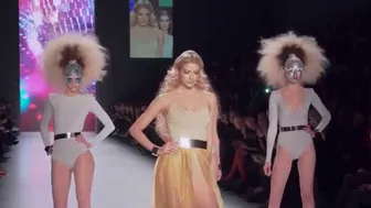 MAYBELLINE NEW YORK FACE SHOW 100TH ANNIVERSARY MBFW Berlin A/W 2015 in 4K