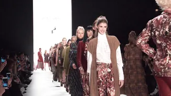 RIANI AW2016/17 Mercedes-Benz Fashion Week Berlin - Finale in 4K #4