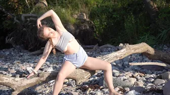 OCEAN YOGA STRETCH #8