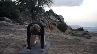 STRETCHING IN THE HILLS⛰️ #6