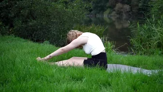 YOGA ON A COLD EVENING♥️♥️♥️♥️ #4