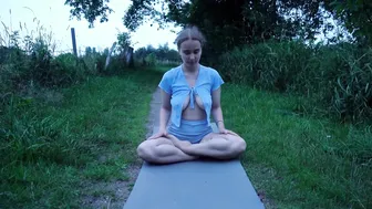 YOGA ON A HIKING TRAIL #6