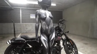 Body Painting Sara with my Harley Iron 883 Sportster #7