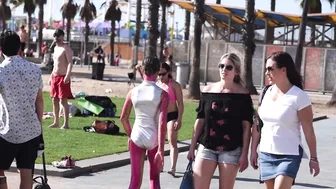 Funny Alien Girl Wows Onlookers with Superior Flexibility at Beach in Santa Monica #4