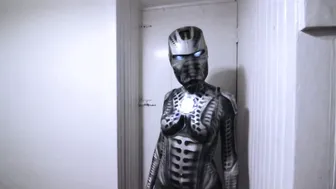 Biomechanical Iron Maiden Cosplay Bodypaint #10