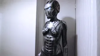 Biomechanical Iron Maiden Cosplay Bodypaint #3