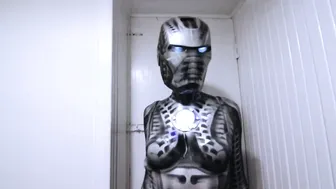 Biomechanical Iron Maiden Cosplay Bodypaint #9