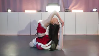 섹시 산타걸 ♥️♥️ 크리스마스 요가 sexy Santa Girl's Christmas Yoga #9