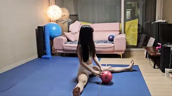 Exercise with a Ball ♥️♥️♥️♥️♥️♥️ Gymnastics at home ♥️♥️ #8