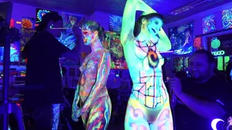 GREEN GLOW BODY PAINTING #-2