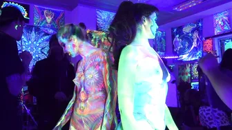 GREEN GLOW BODY PAINTING #-2 #6