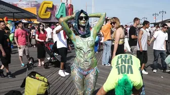 Body Painting : Green Lion #10