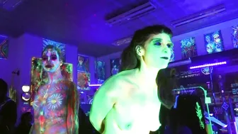 GREEN GLOW BODY PAINTING #9